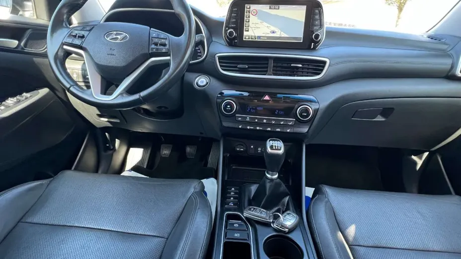 HYUNDAI Tucson -