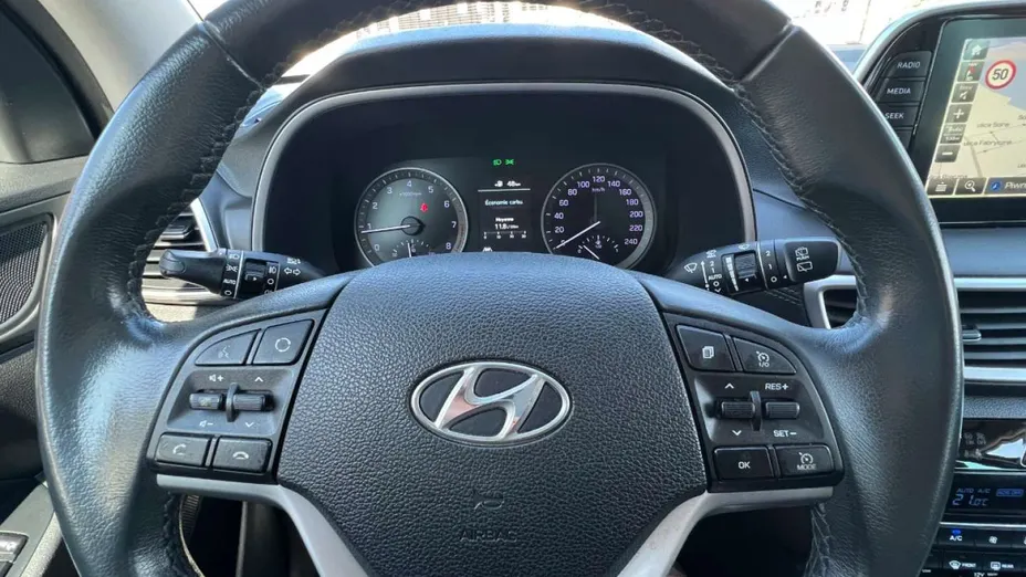 HYUNDAI Tucson -