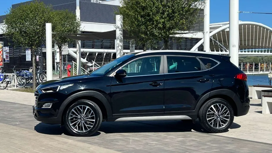 HYUNDAI Tucson -