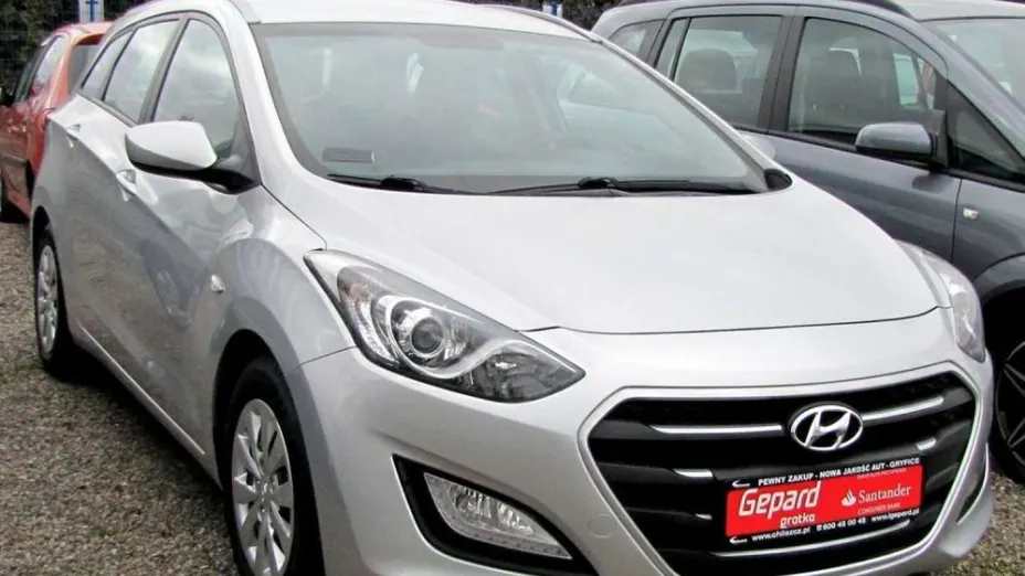 HYUNDAI i30 -