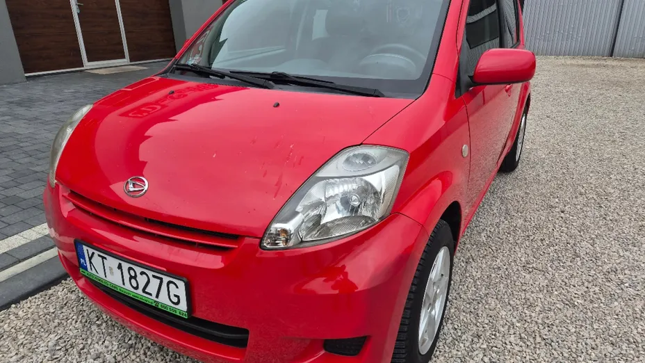 DAIHATSU Sirion -