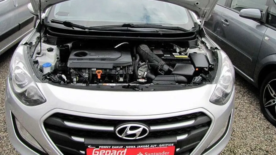 HYUNDAI i30 -