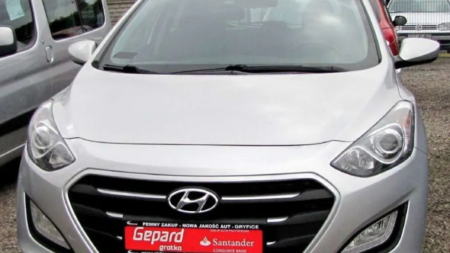 HYUNDAI i30 -