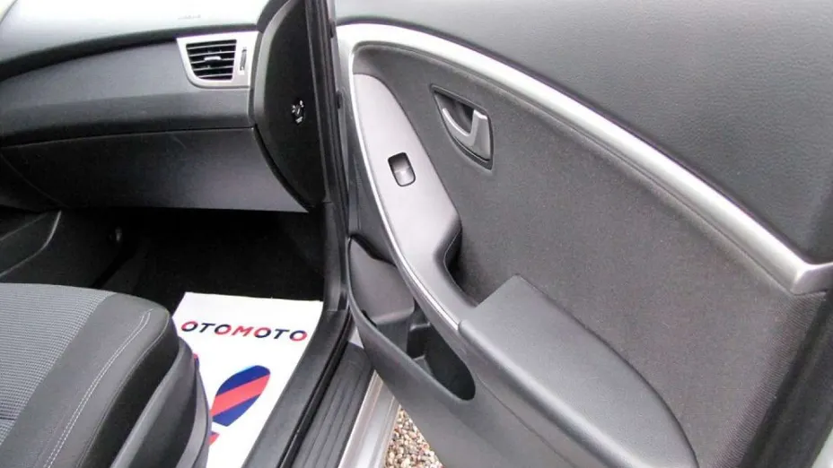 HYUNDAI i30 -