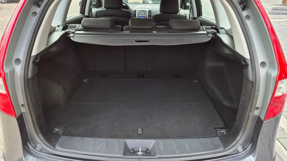 HYUNDAI i30 -