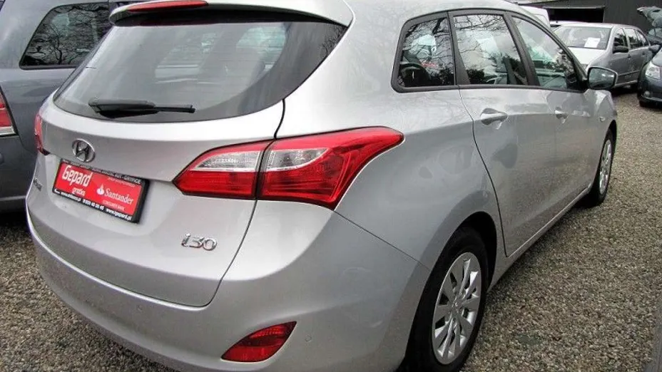 HYUNDAI i30 -