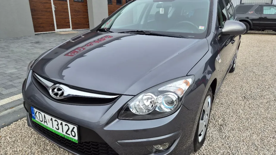 HYUNDAI i30 -