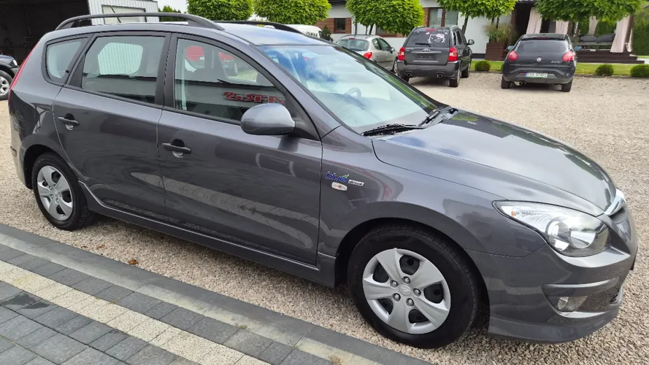 HYUNDAI i30 -