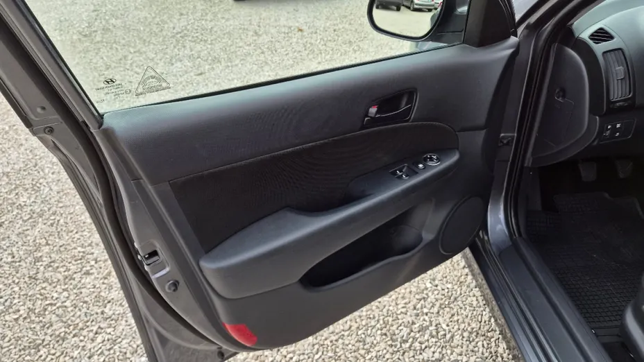 HYUNDAI i30 -