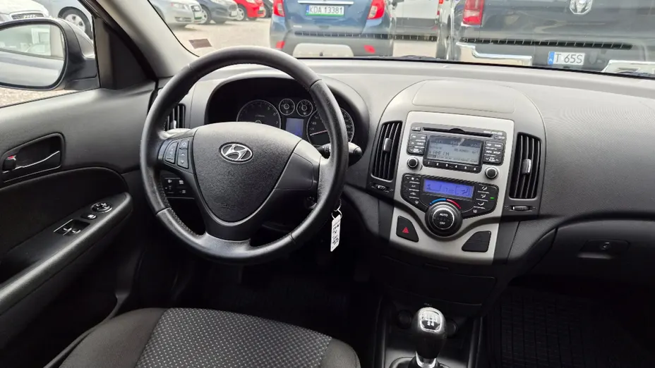 HYUNDAI i30 -