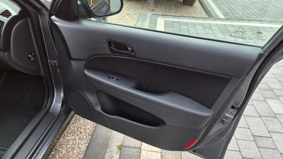 HYUNDAI i30 -