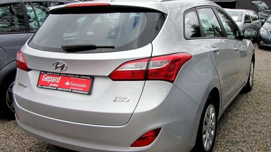 HYUNDAI i30 -