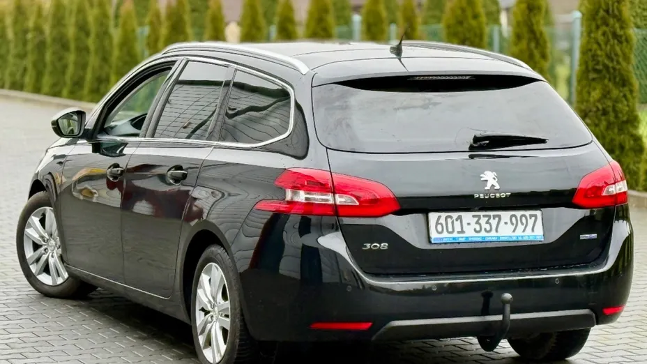 PEUGEOT 308 -