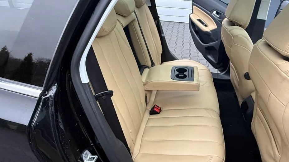 PEUGEOT 308 -