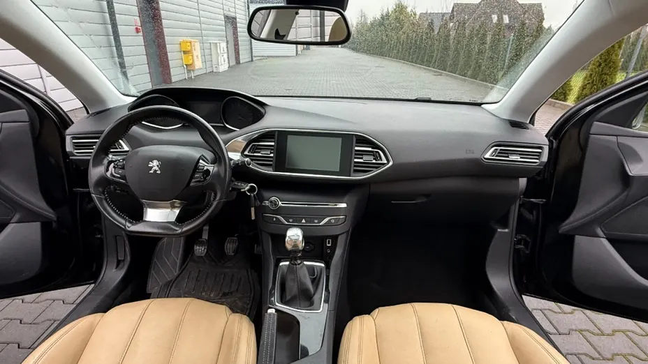 PEUGEOT 308 -