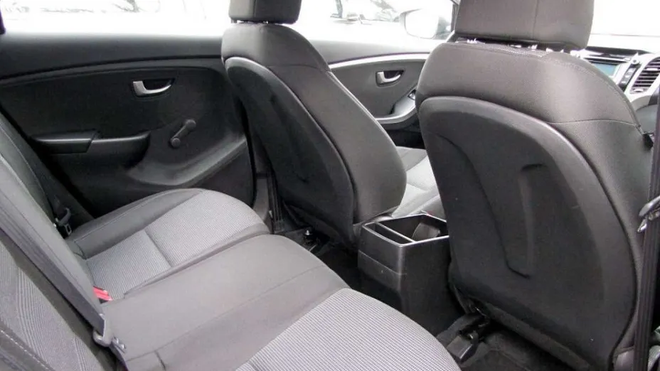HYUNDAI i30 -