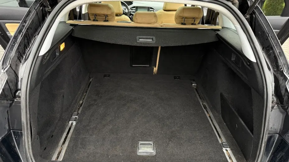 PEUGEOT 308 -