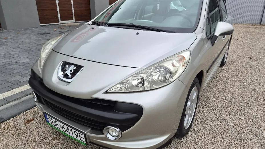 PEUGEOT 207 -