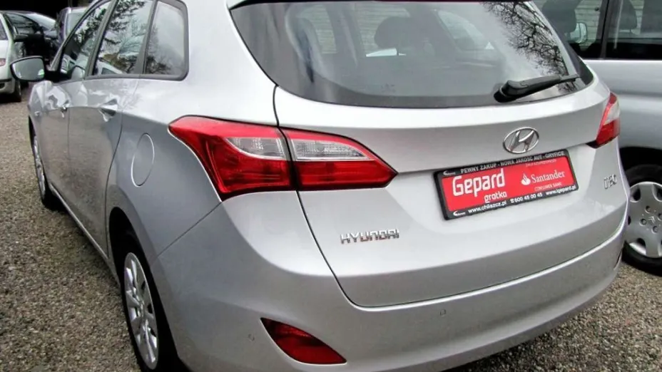 HYUNDAI i30 -