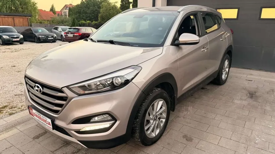 HYUNDAI Tucson -