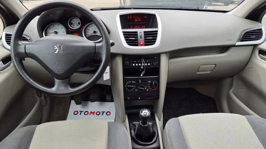 PEUGEOT 207 -
