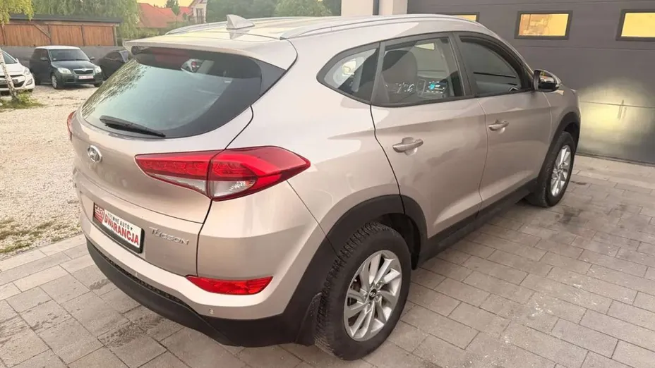 HYUNDAI Tucson -