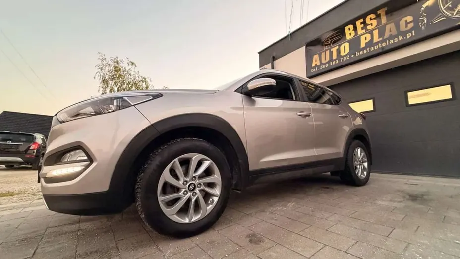 HYUNDAI Tucson -