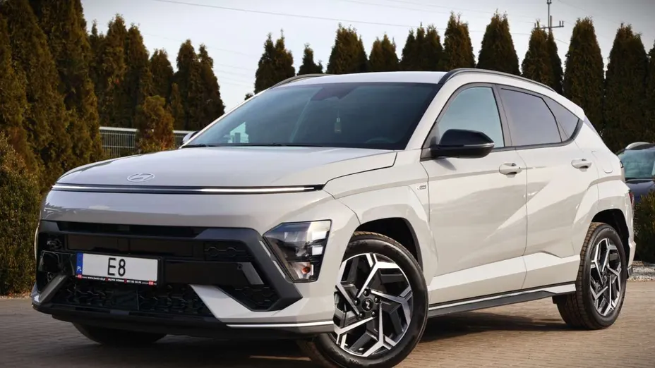 HYUNDAI Kona -