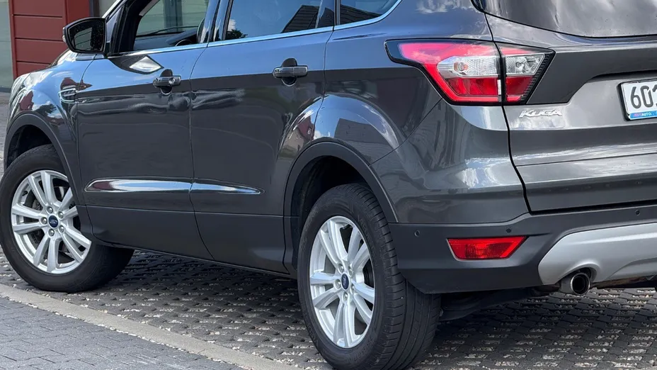FORD Kuga -