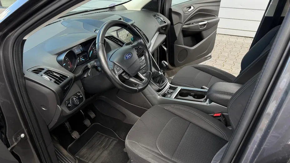 FORD Kuga -