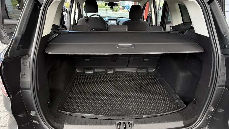 FORD Kuga -