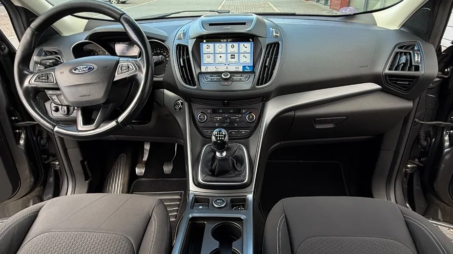 FORD Kuga -