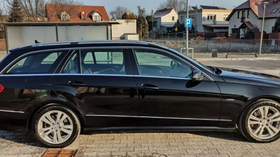 MERCEDES-BENZ E Klasa -