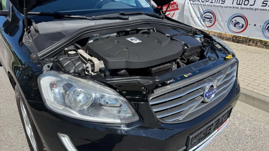 VOLVO XC60 -