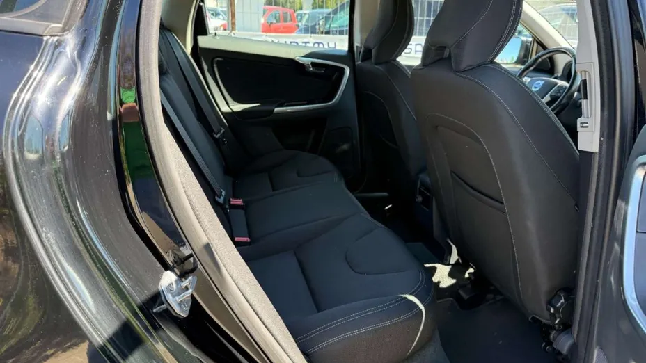 VOLVO XC60 -