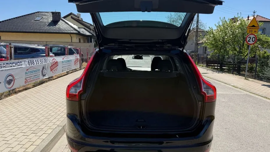 VOLVO XC60 -
