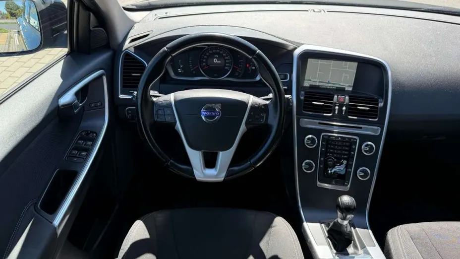 VOLVO XC60 -