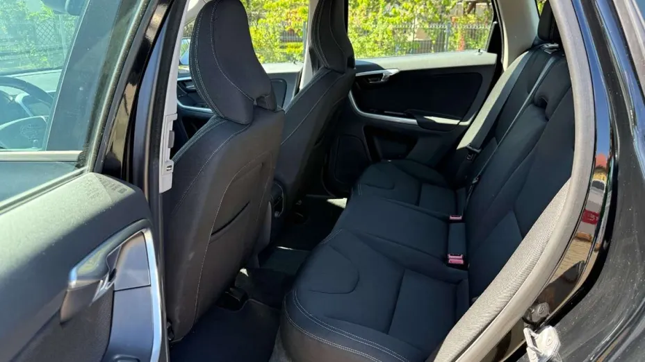VOLVO XC60 -