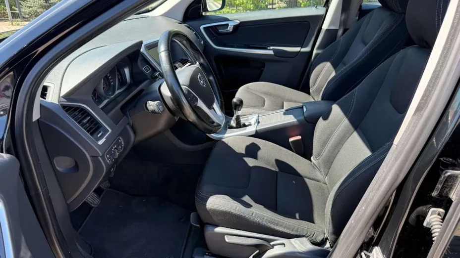 VOLVO XC60 -