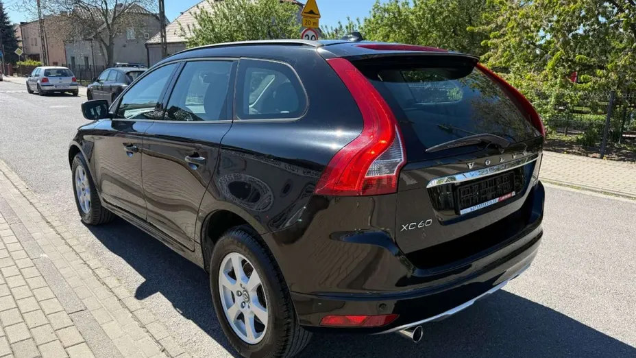VOLVO XC60 -