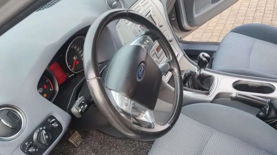FORD Mondeo -