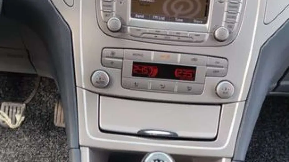 FORD Mondeo -