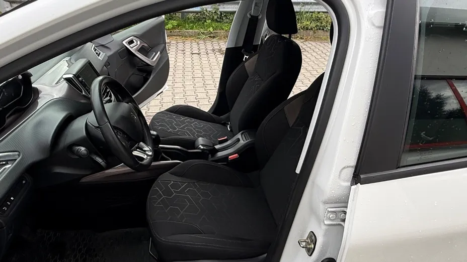 PEUGEOT 2008 -