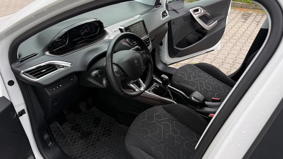 PEUGEOT 2008 -