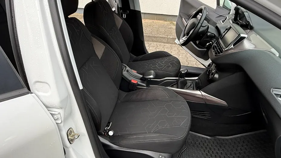 PEUGEOT 2008 -