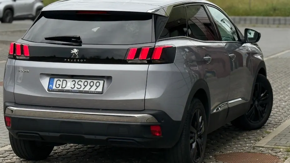 PEUGEOT 3008 -