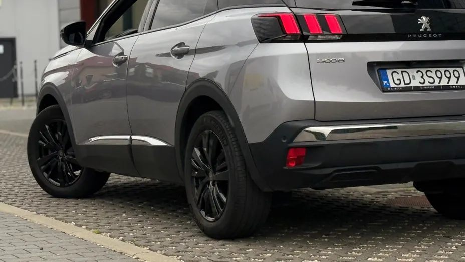 PEUGEOT 3008 -