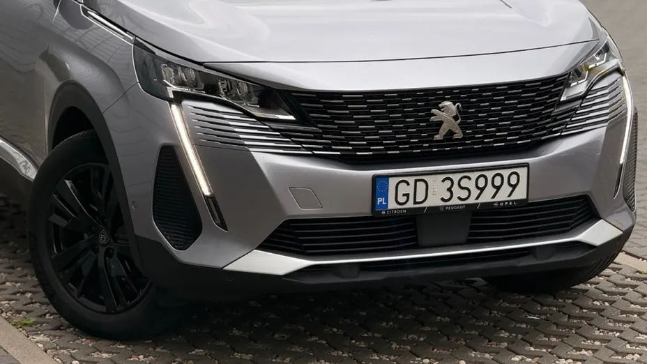 PEUGEOT 3008 -