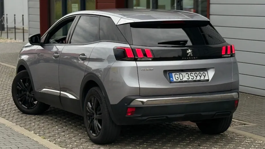 PEUGEOT 3008 -