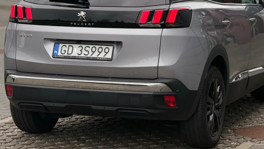 PEUGEOT 3008 -